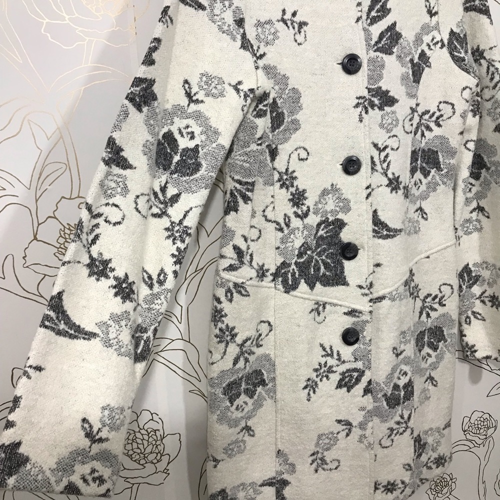 Lucy & Laurel Whit Gray Leaf Print Wool Jacket - image 4